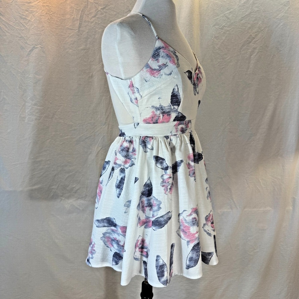 Tobi White Floral Fit Flare Party Dress Sz S Crisscross Back Petticoat - Picture 6 of 16